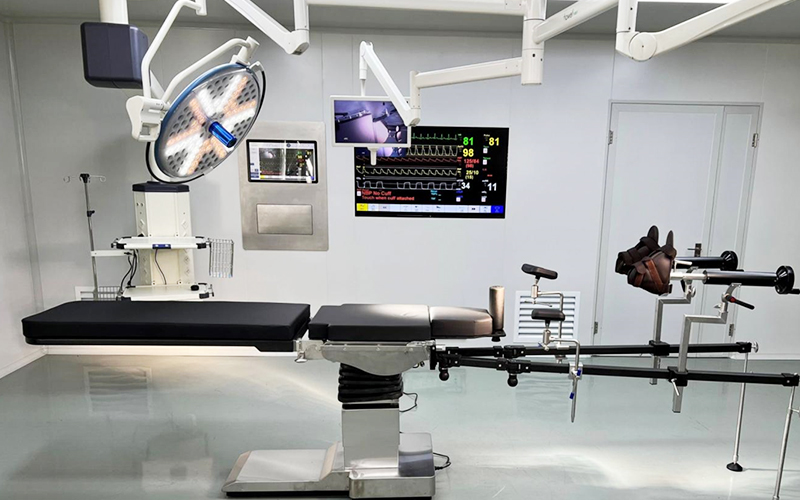 Orthopedic-navigation-operating-table
